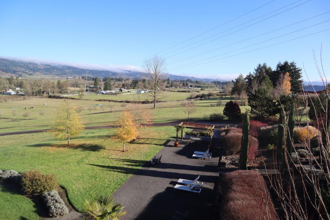The Setting Inn Willamette Valley Newberg Extérieur photo