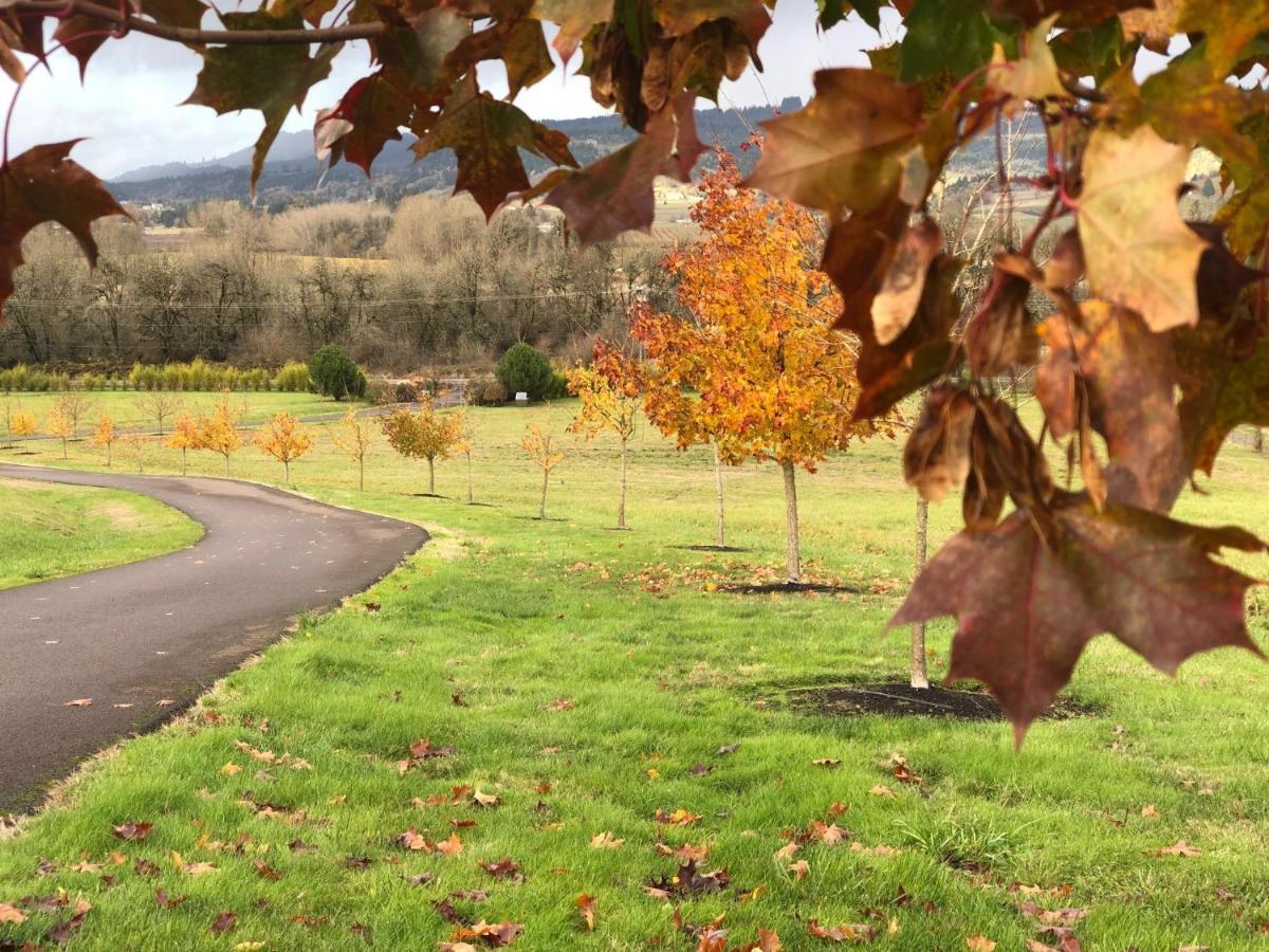 The Setting Inn Willamette Valley Newberg Extérieur photo