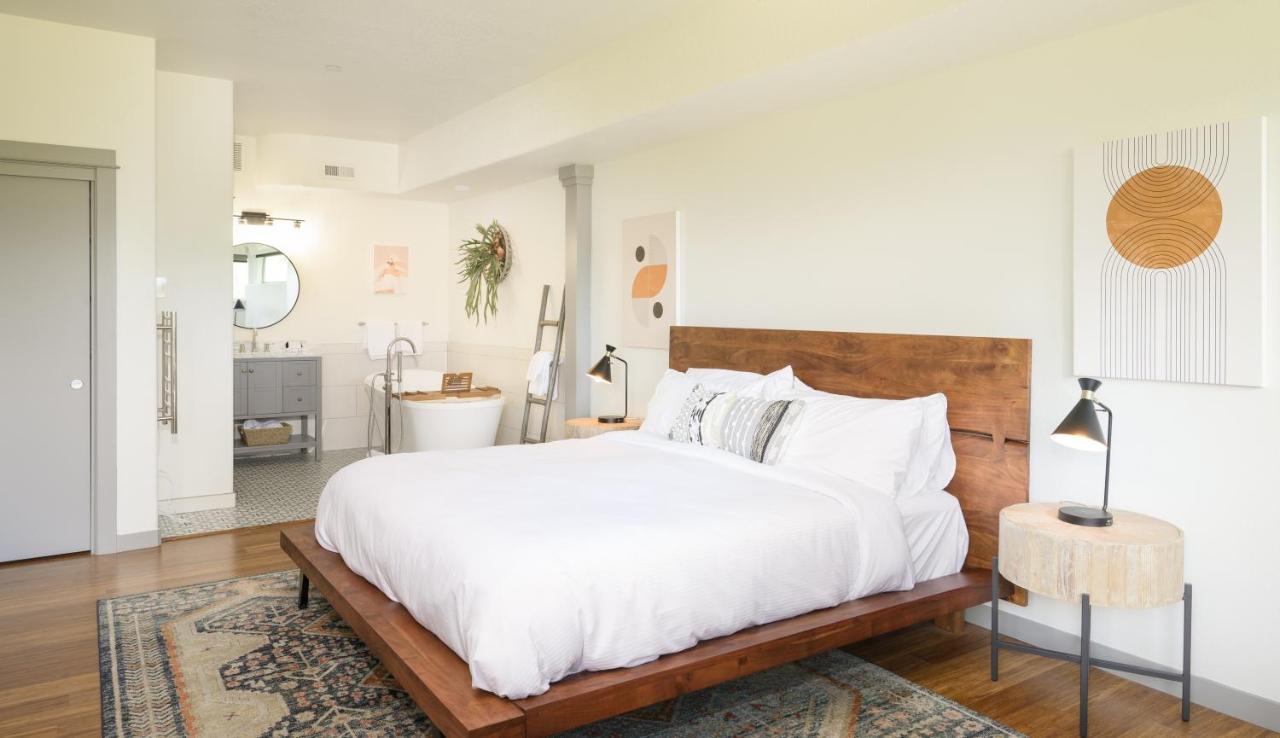 The Setting Inn Willamette Valley Newberg Extérieur photo