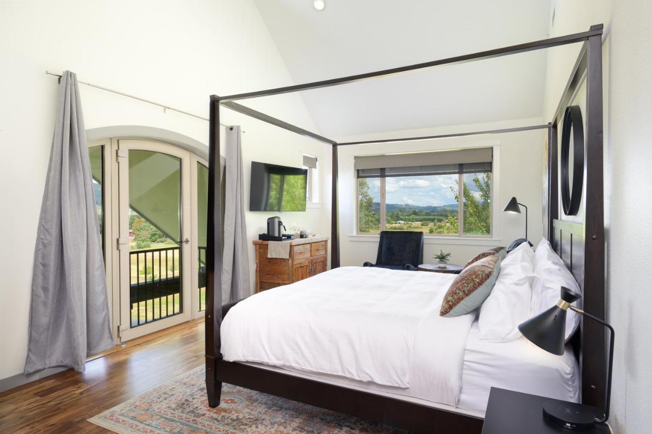 The Setting Inn Willamette Valley Newberg Extérieur photo